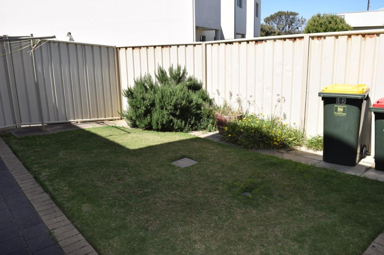Christies Seahorse Holiday Townhouses Port Noarlunga Bagian luar foto